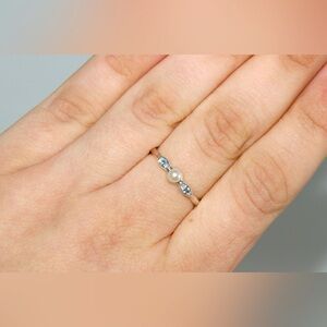 Preloved dainty Pandora pearl ring